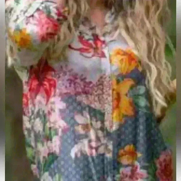 Cienna  Floral Silk Top button down blouse - Picture 1 of 9